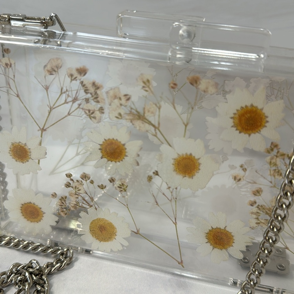 Daisies acrylic transparent lucite box clutch with silver chain strap🌼 - Picture 10 of 15